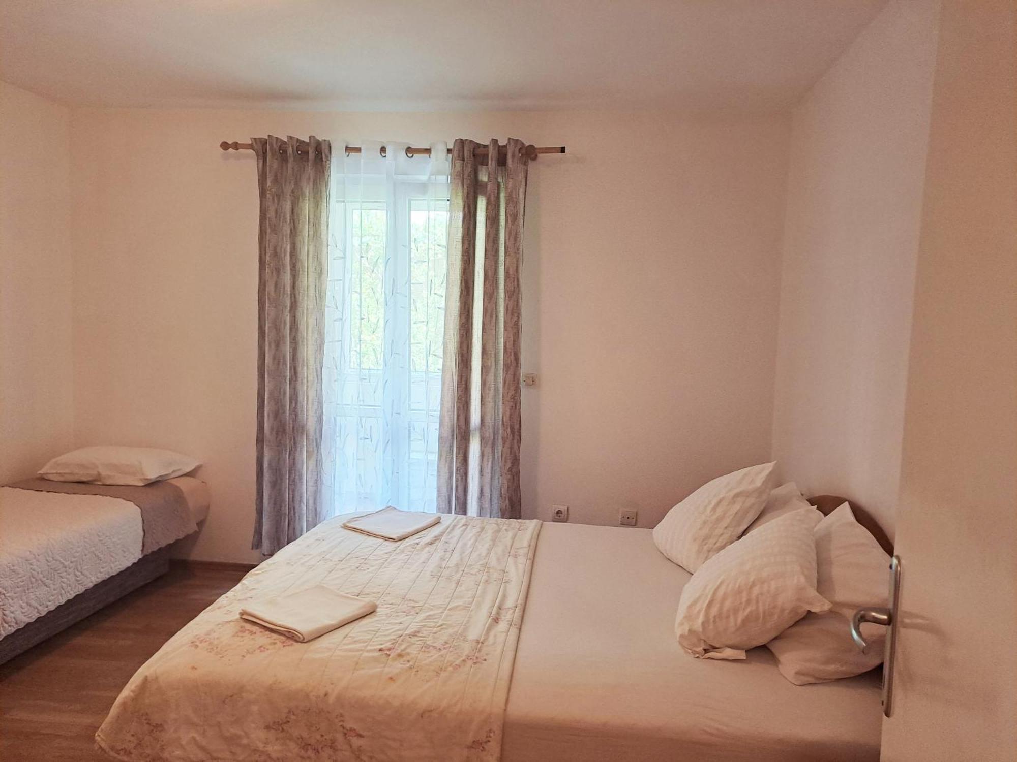 Butua. Apartment *